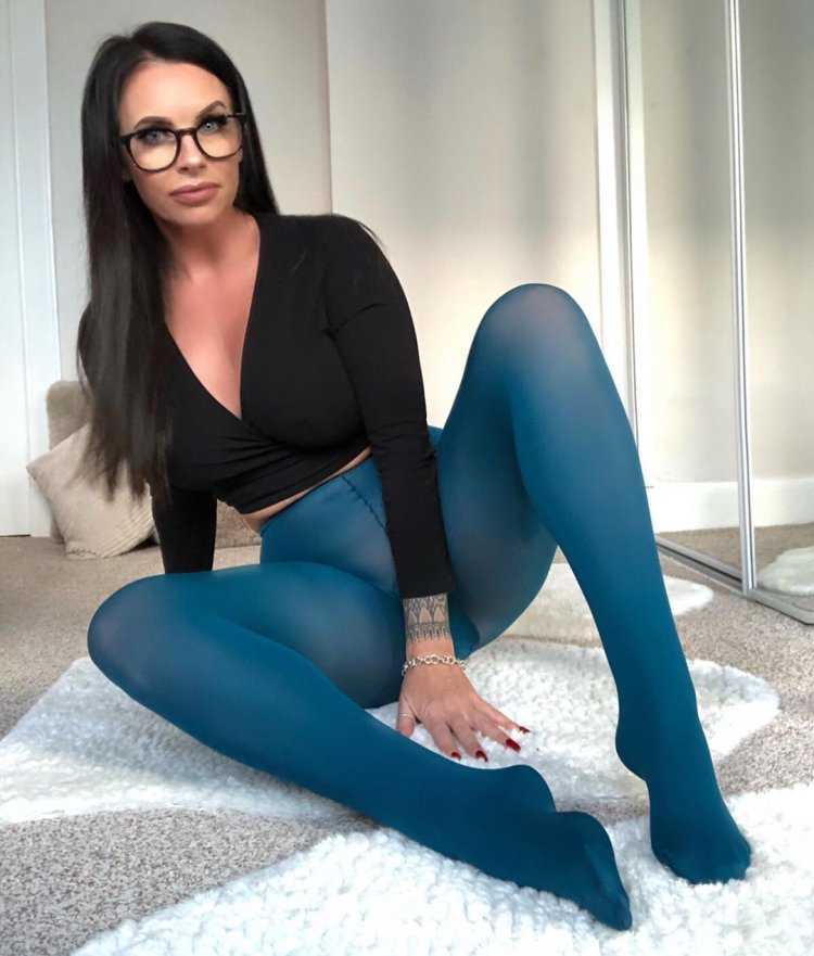 Девушки колготки twitter