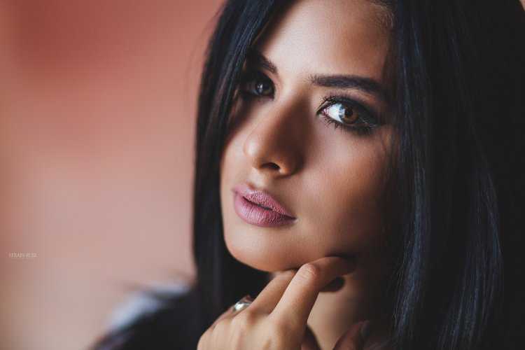 Красивые брюнетки