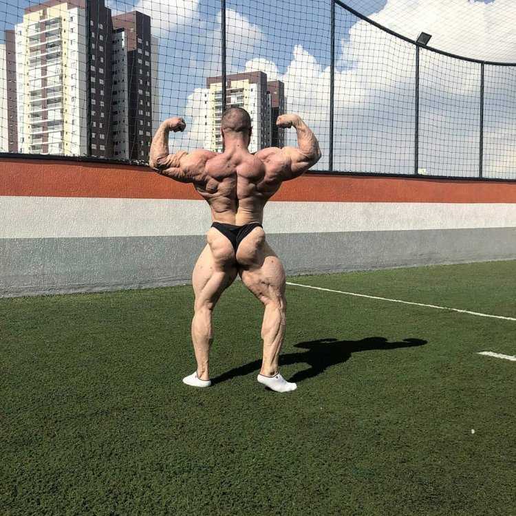 Украинский бодибилдер