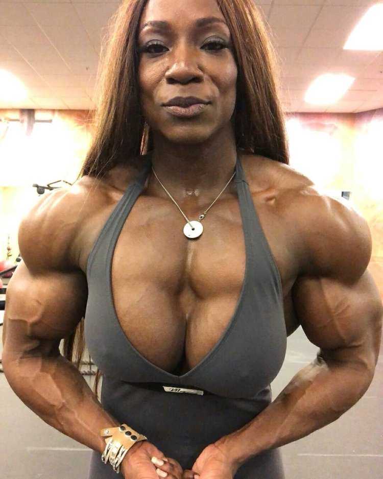 Накаченная грудь