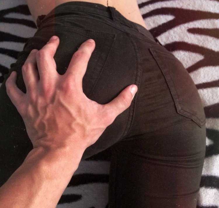 Шлепки по заду