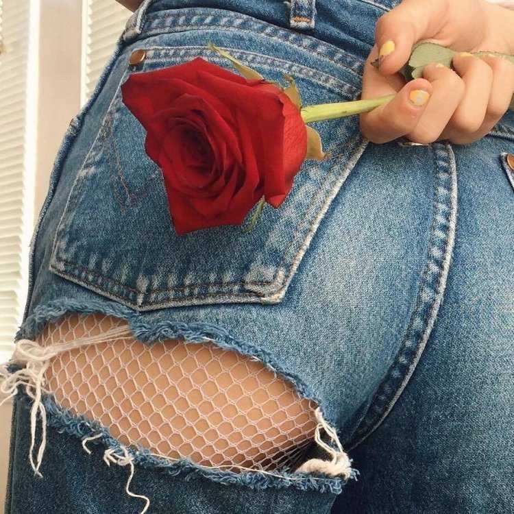 Цветы на джинсах