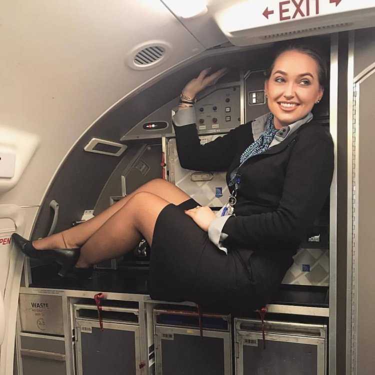 Красивые стюардессы ноги