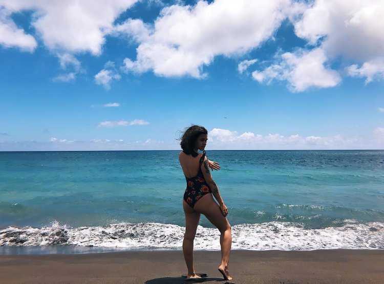 Амира Файез