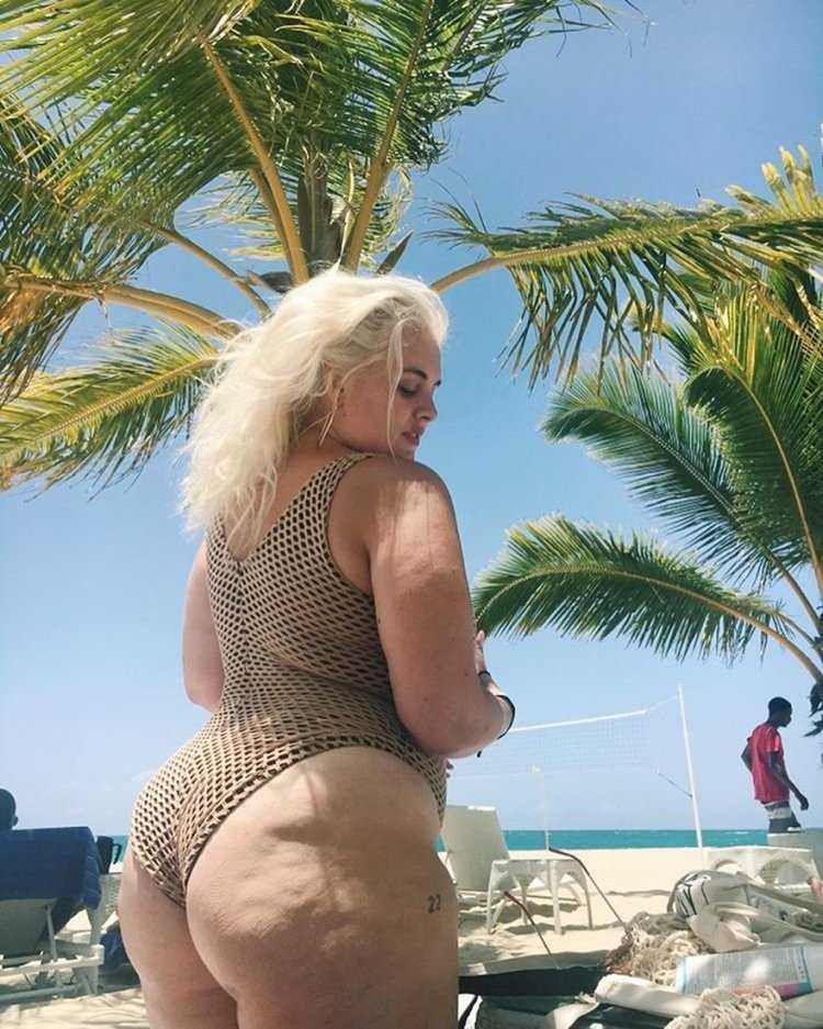 Anna Nystrom в обтяжку