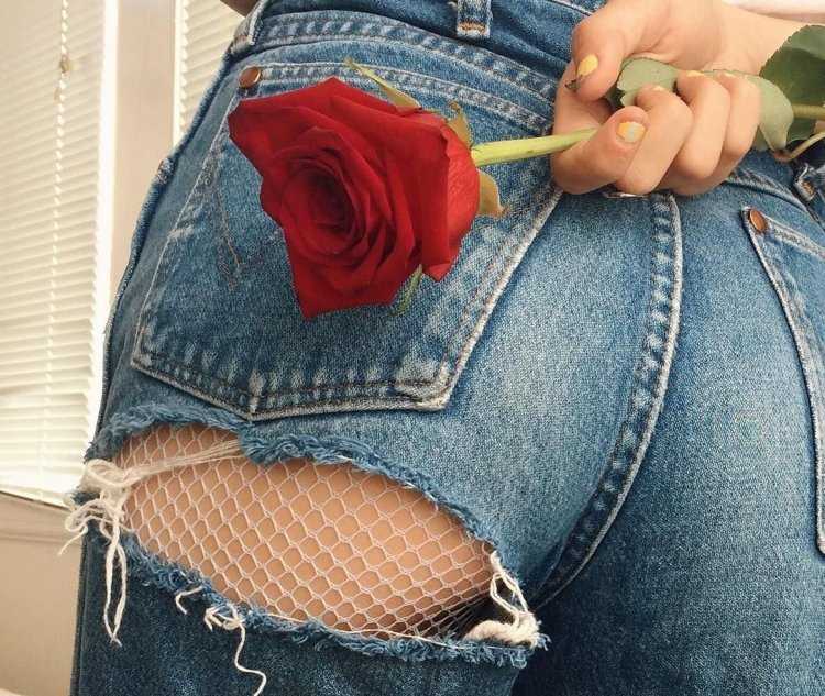 Джинсы цветок в кармане