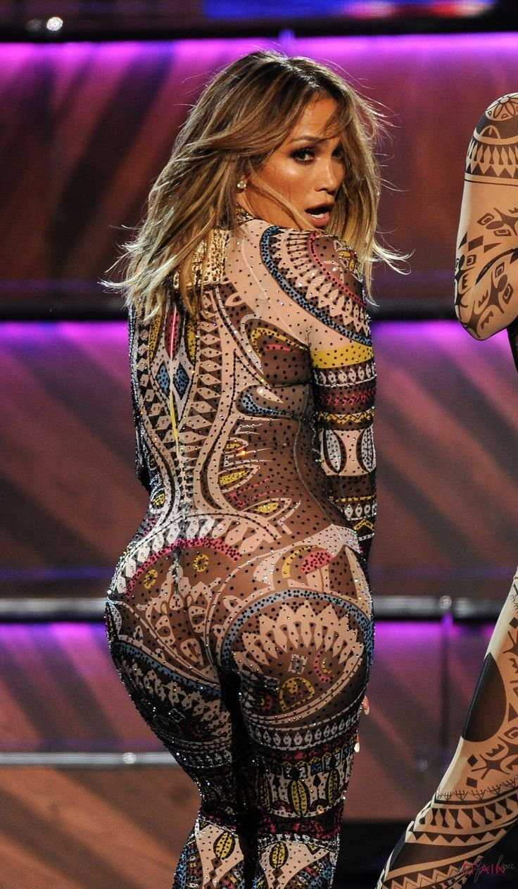 Jennifer Lopez hot на коленях