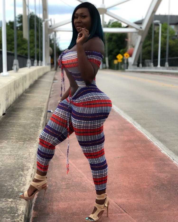 Jailyne Ojeda в пленительном наряде