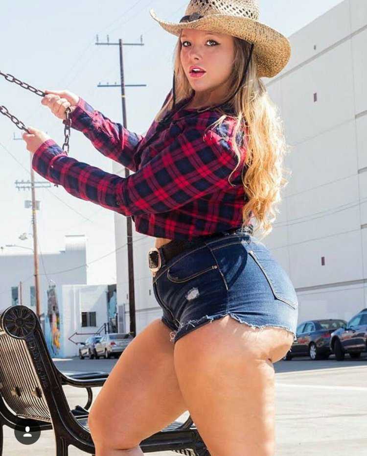 Аманда Биг асс