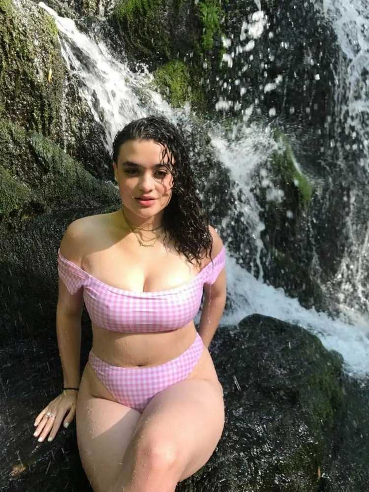 Деми Роуз в бикини