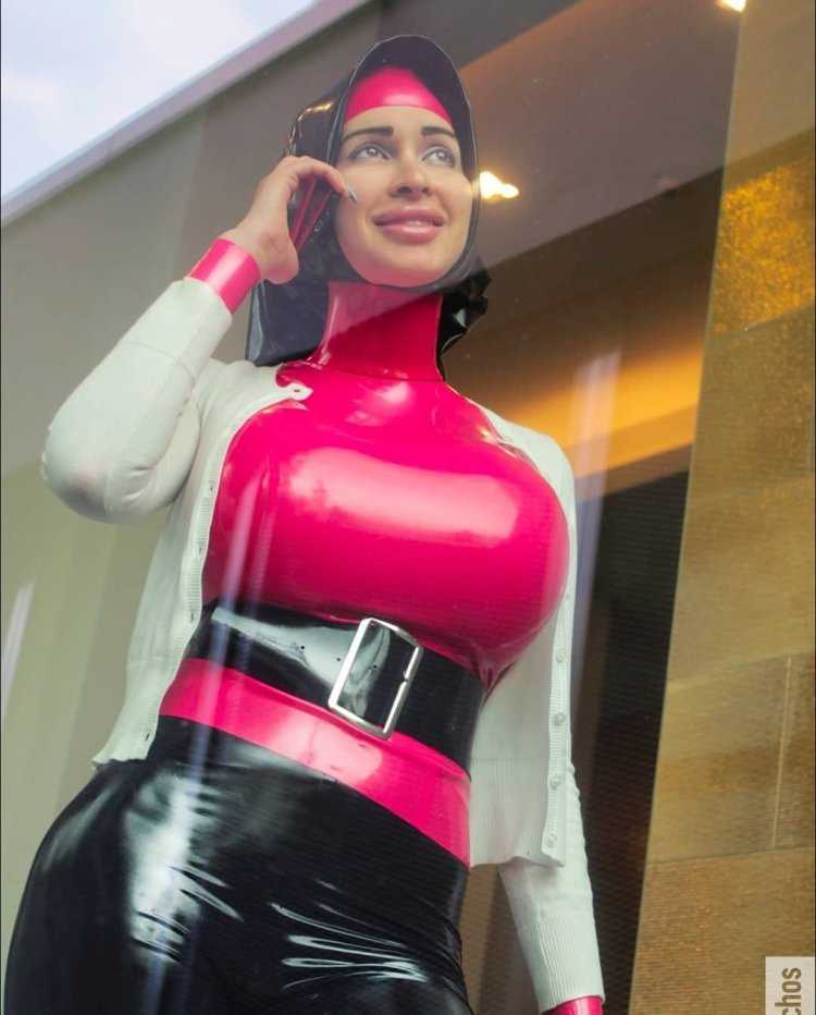 Amy Elizabeth Jackson бедра