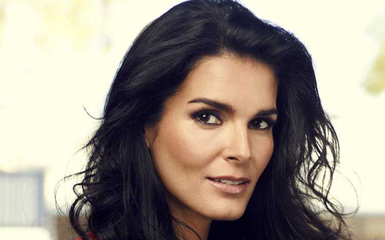 Актриса Энджи Хэрмон