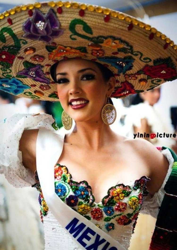 Карла мора Мексиканская модель