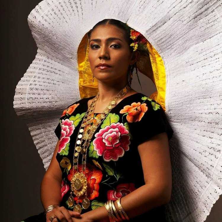 Kara del Toro модель