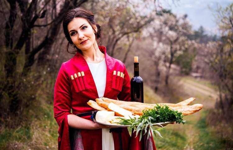 Грузия еда девушка