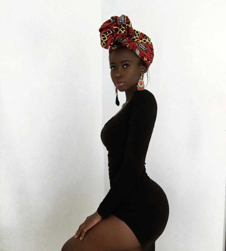 Красивые негритянки на пляже