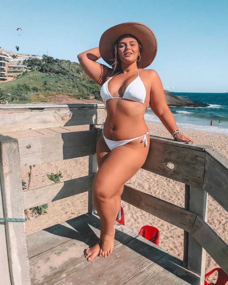 Джордан Карвер в дирндль