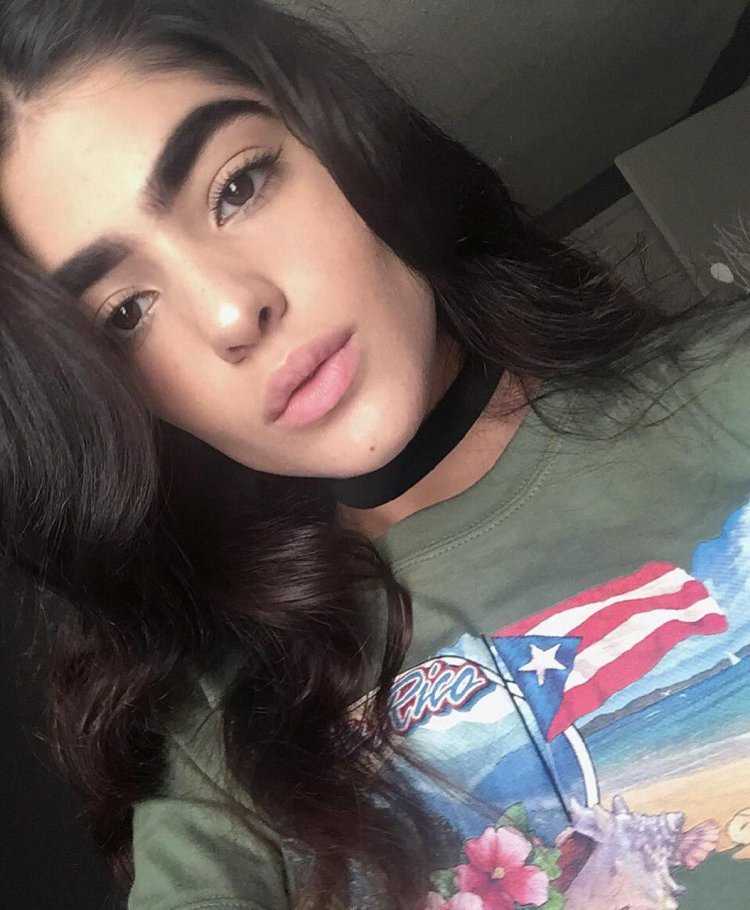 Натали Кастеллар селфи