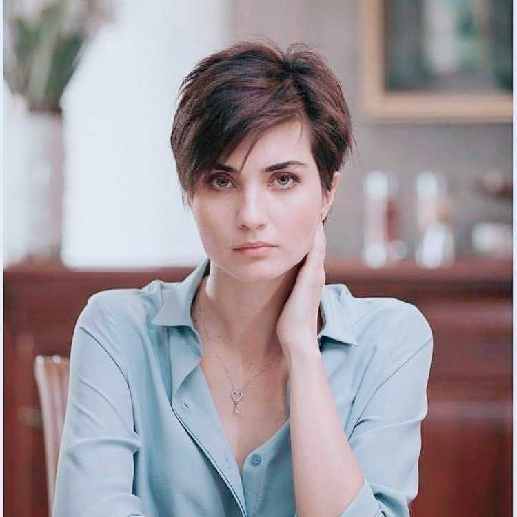 Туба Буйукустун стрижка