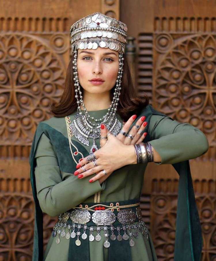 Армянский национальный костюм Сюник