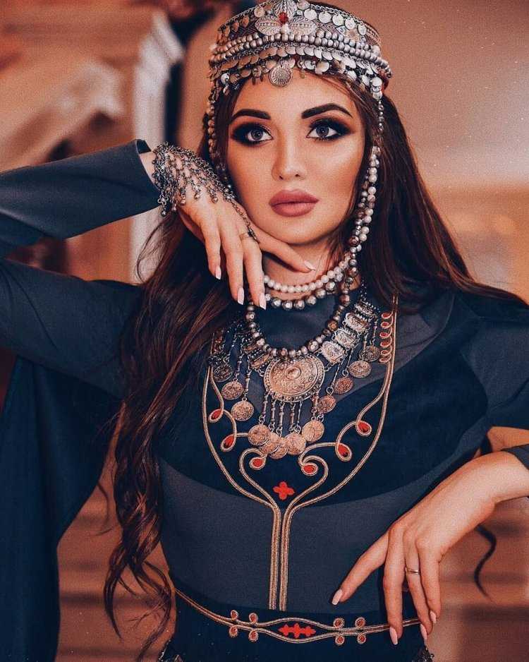 Армянский национальный костюм Сюник