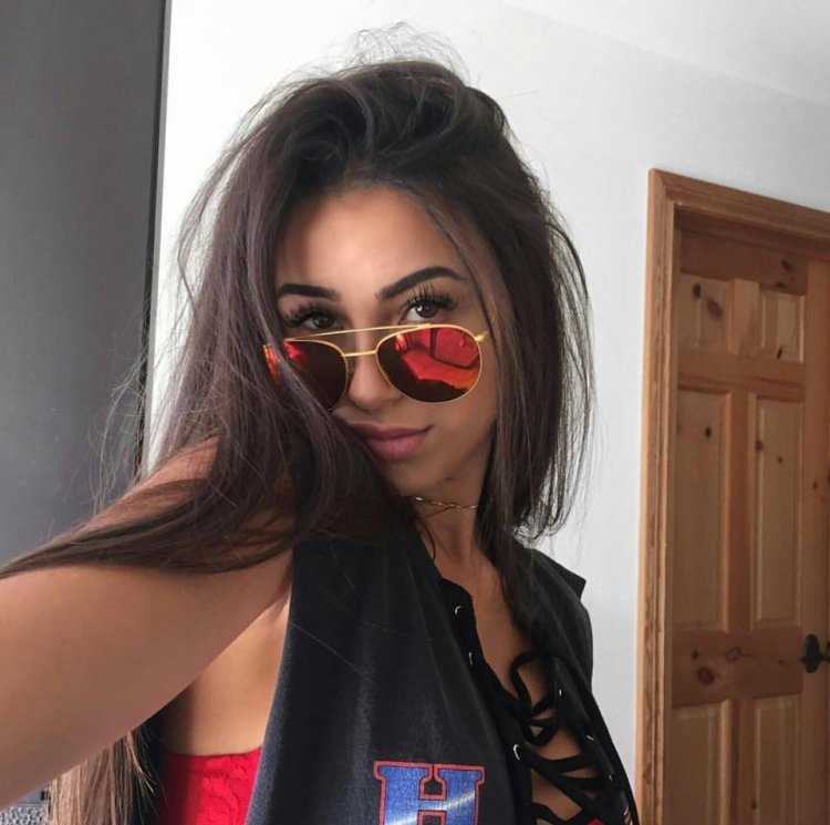 Армянка в очках