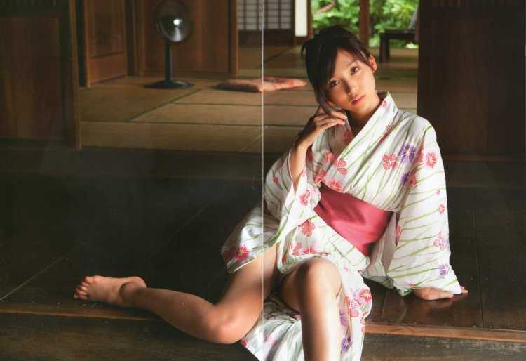 Харуна Кавагути в кимоно