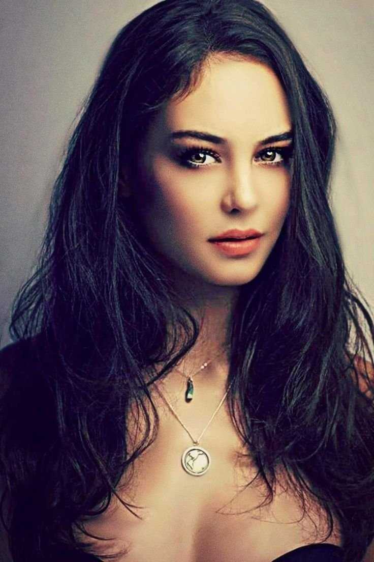 Актриса Кортни Итон