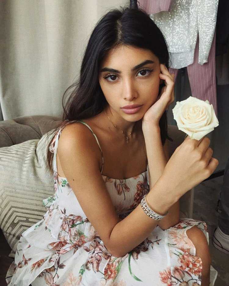 Азербайджанка дома10