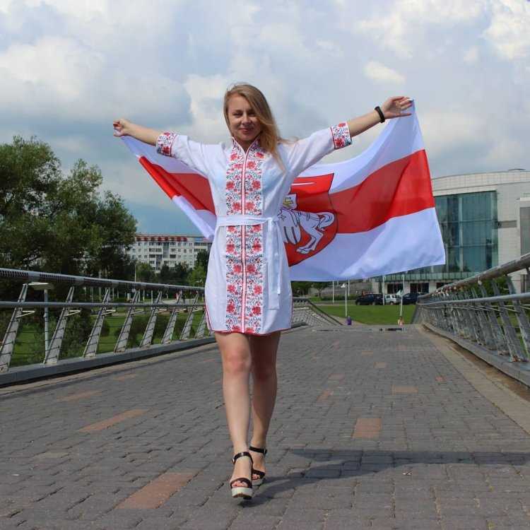 Светлана Тихановская флаг Беларуси