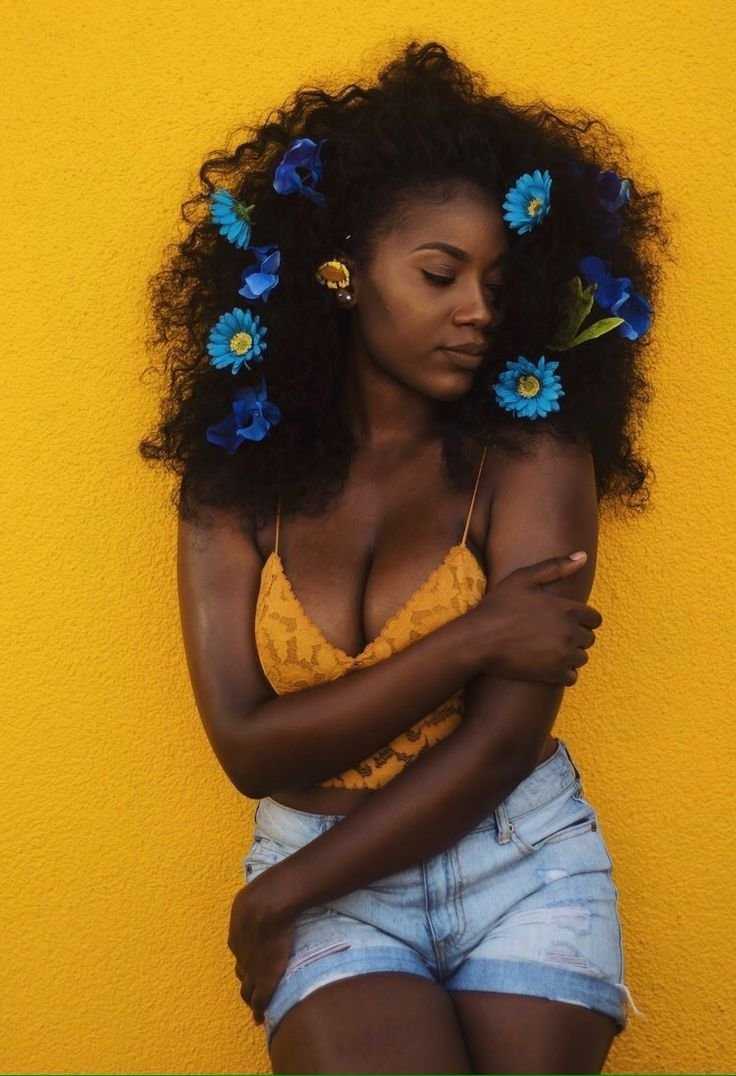 Черные кудрявые волосы