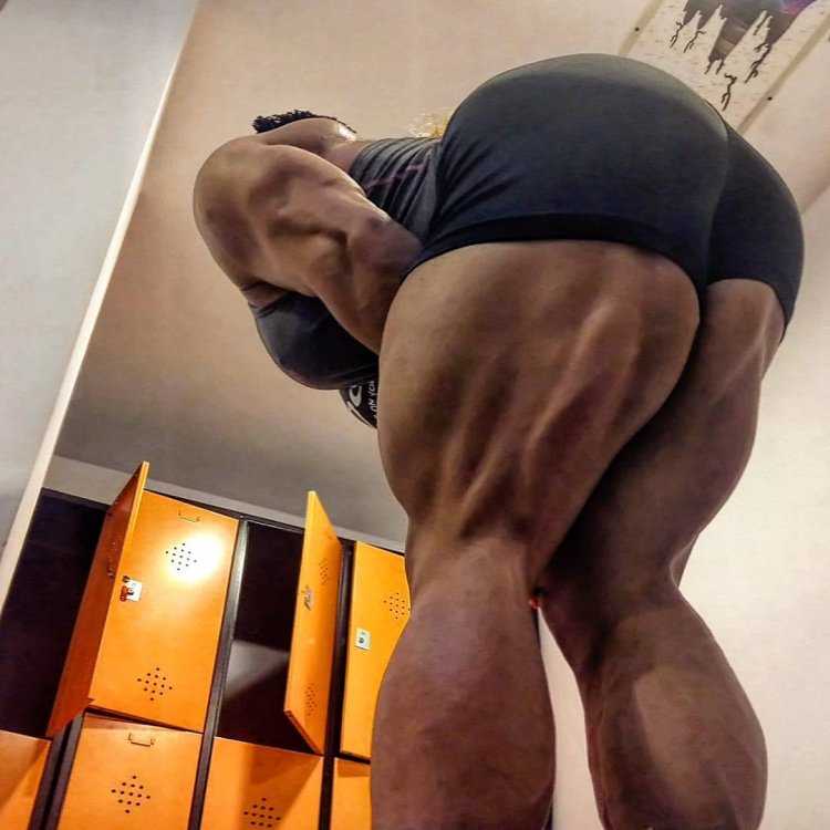 Накаченный живот и ноги