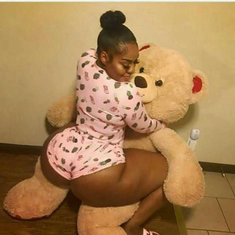 Ebony Бриа Майлз