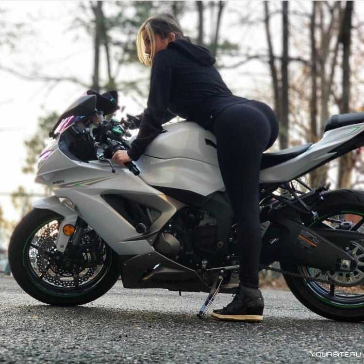 Спортбайки и девушки
