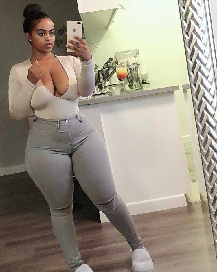 Huge thick Камилла