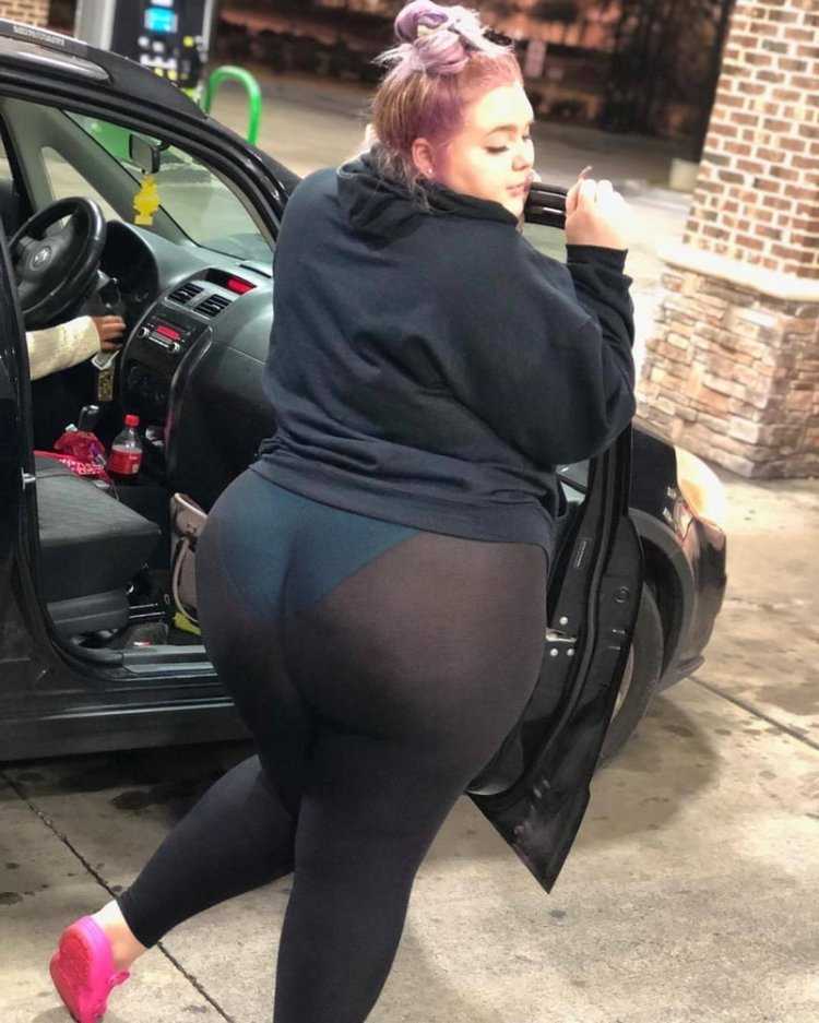 Пышка Меган с толстой задницей