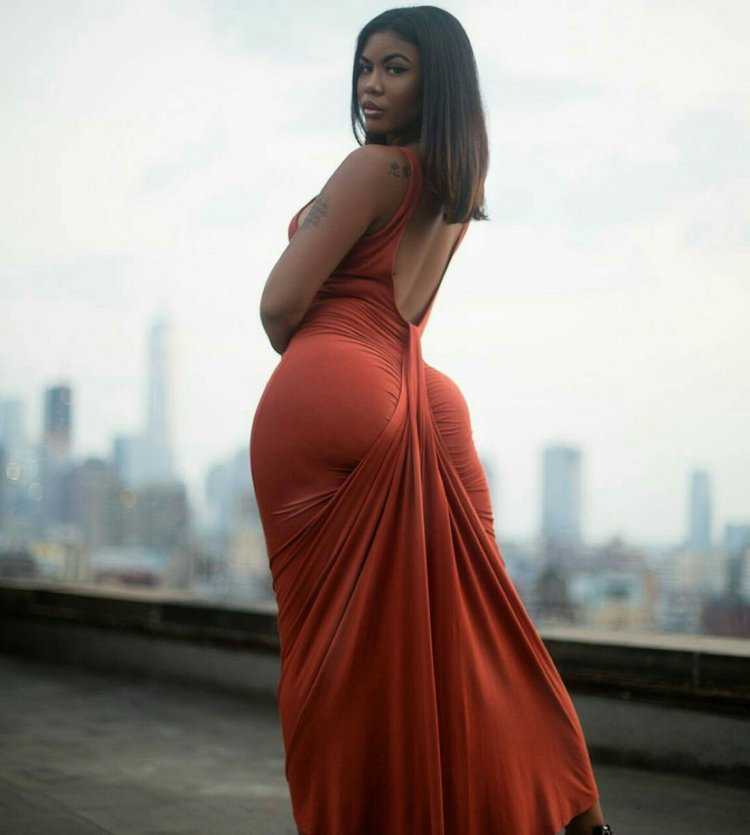 Девушка в платье culonas