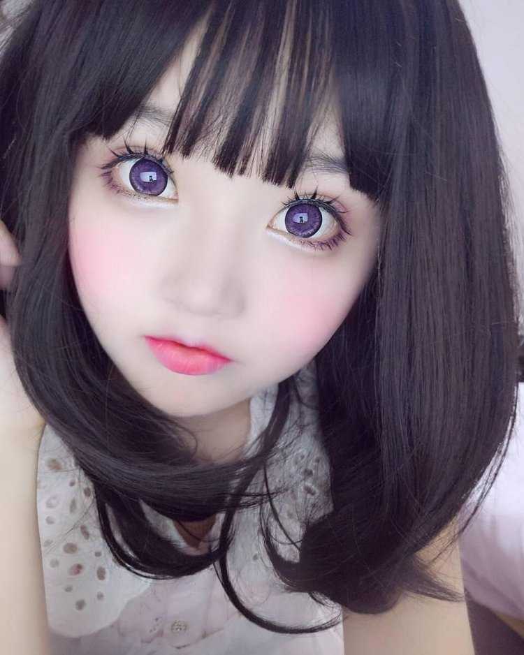 Девочка с большими глазами