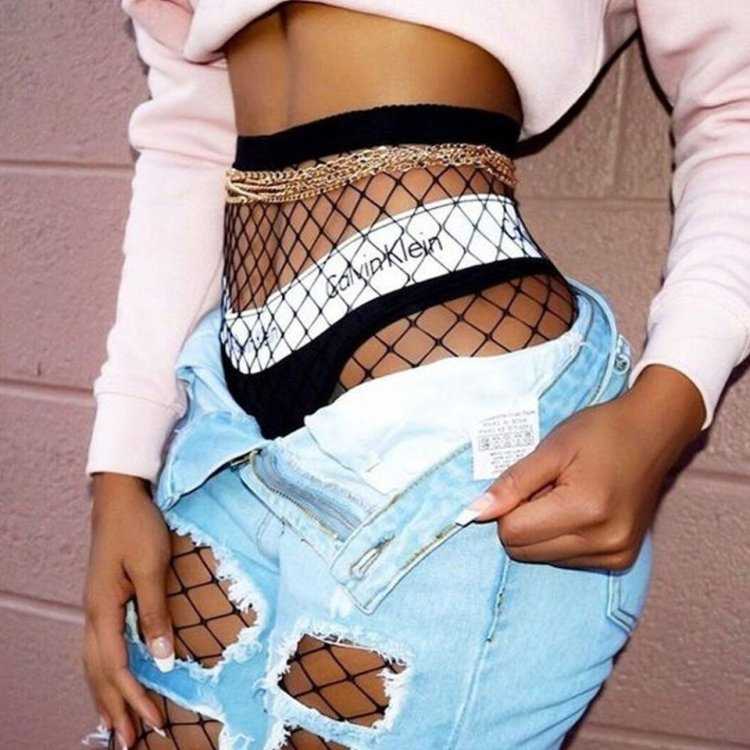 Девушки в колготках в сетку