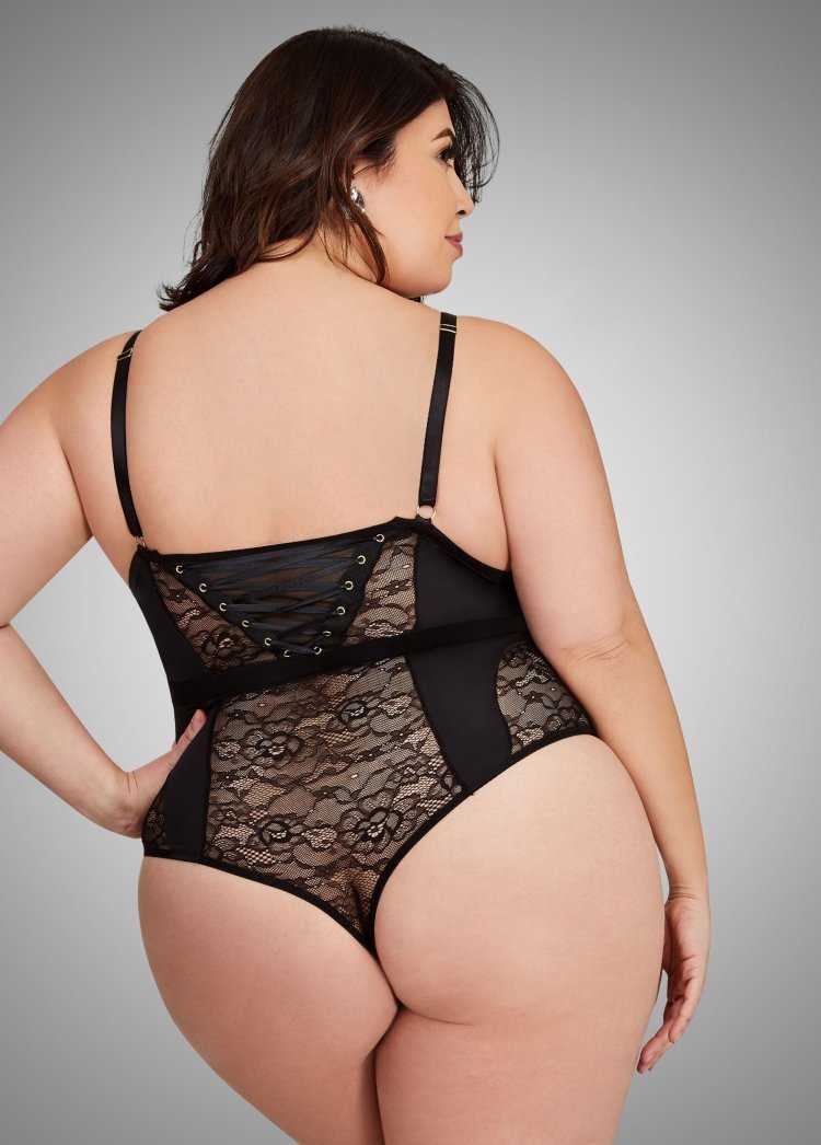 Эшли Алексис модель Plus-Size 2019