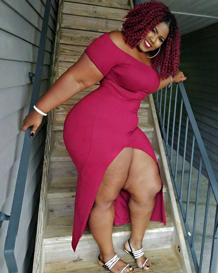 Пышка Эмбер Рейн задница