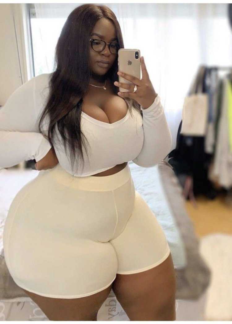 Жирные телки в купальнике