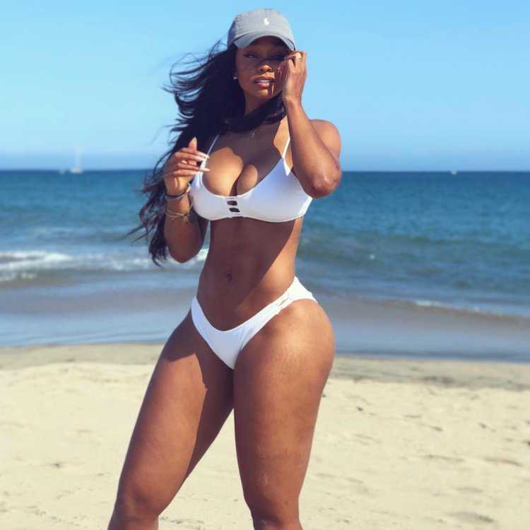 Ciera Rogers в бикини