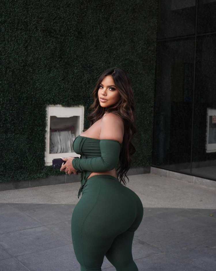 Ciera Rogers в бикини