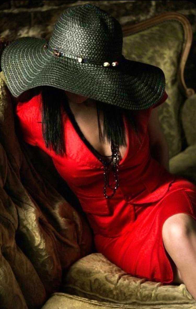 Девушка в красной шляпе