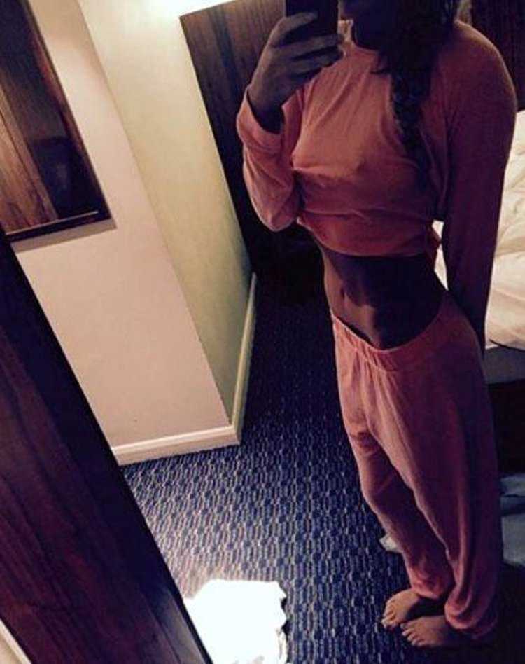 Селфи девушек со спины