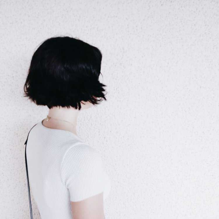 Черные короткие волосы Эстетика