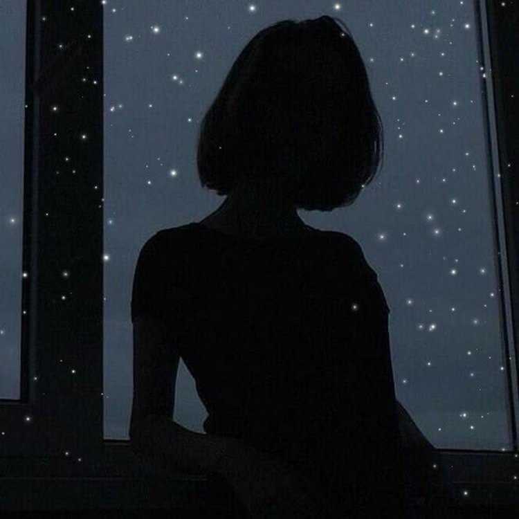 Девушка с каре без лица