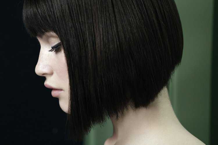 Девушка с каре