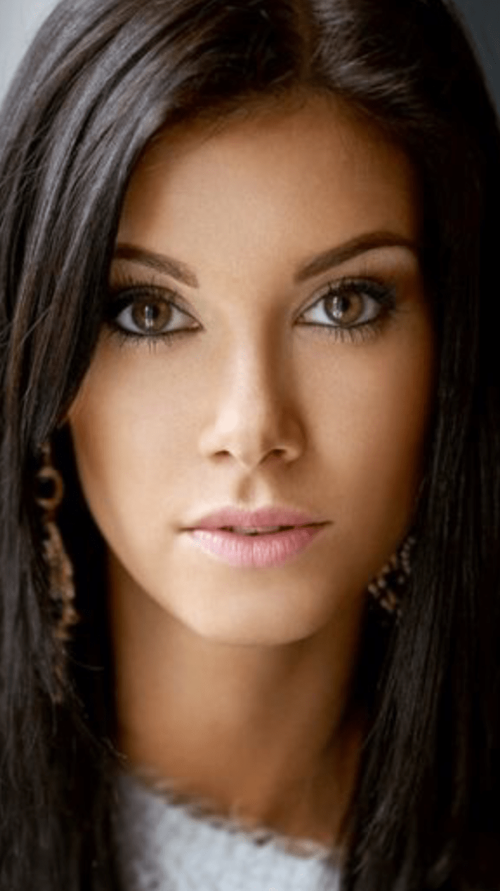 Красивые брюнетки с зелеными глазами